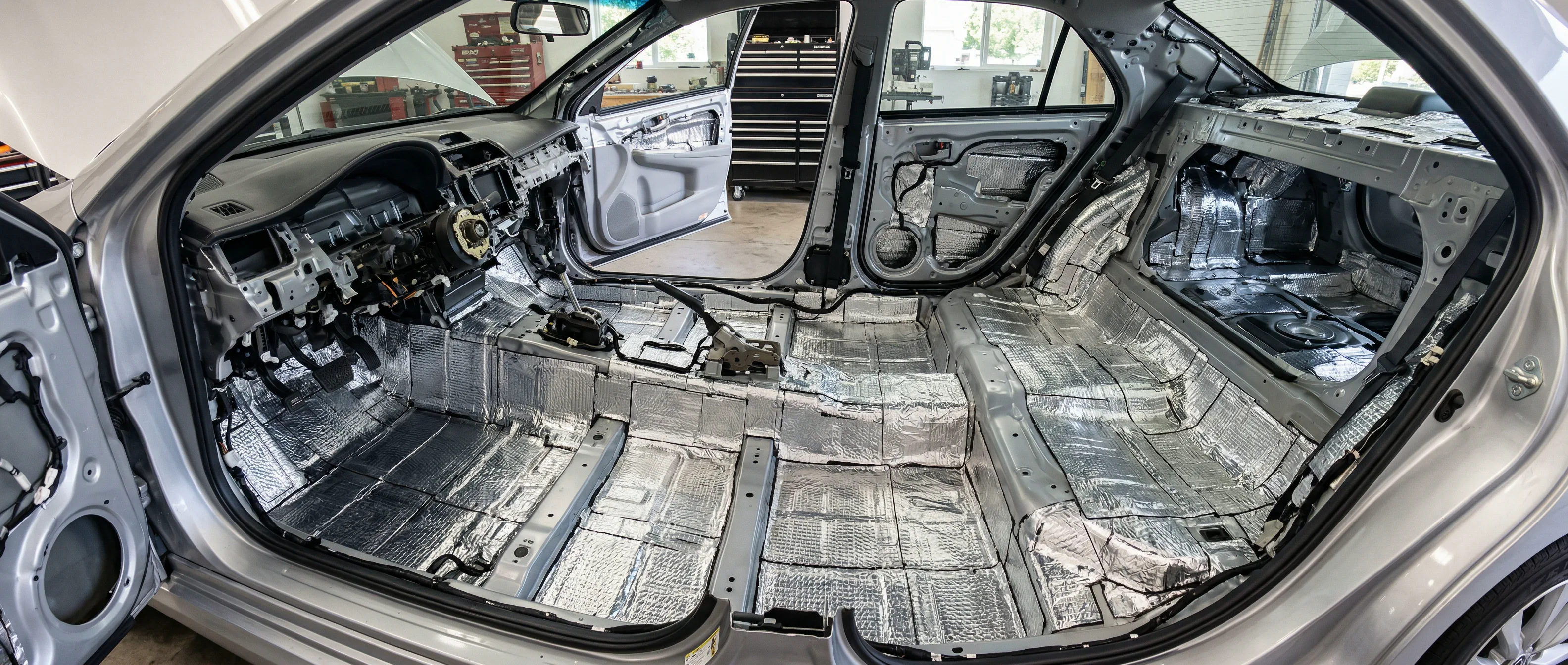 Шумоизоляция автомобиля в Самаре — полная и частичная